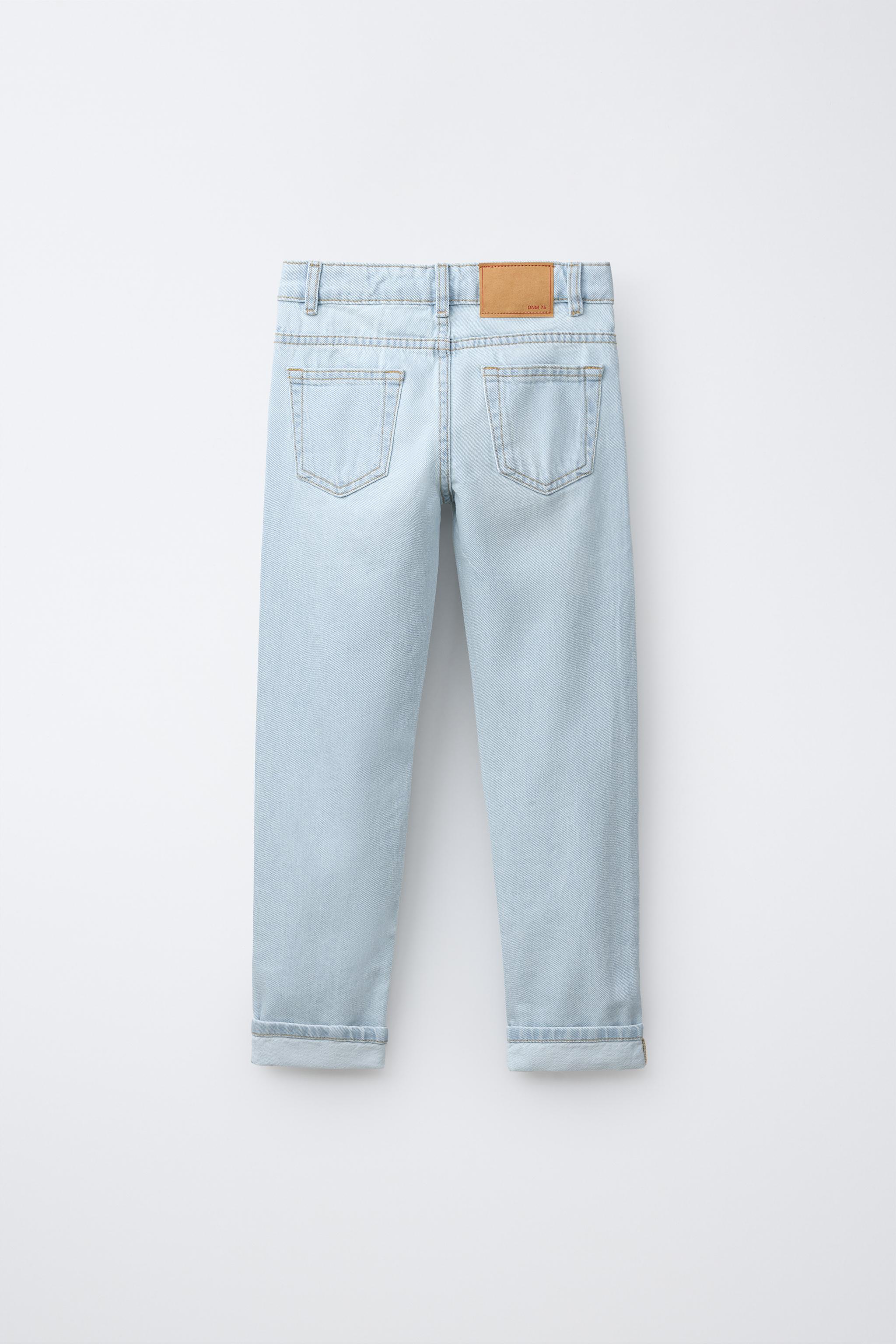 STRAIGHT LEG JEANS
